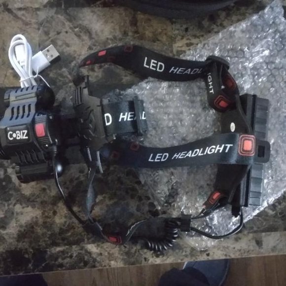 Colaer Cree Rechargeable Headlamp - Brightest 2000 Lumen with case and batteries - Picture 4 of 12